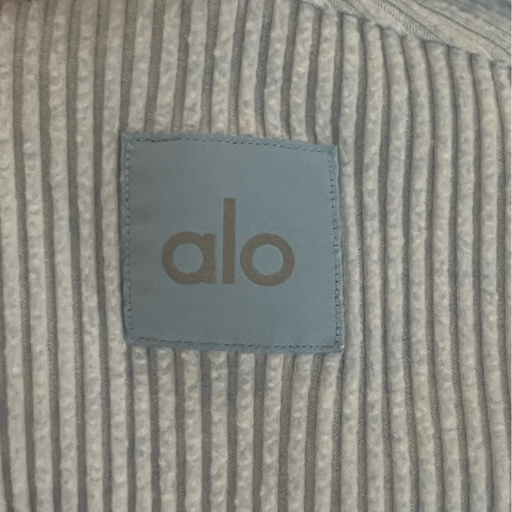 ALO Yoga Muse V-Neck Ribbed Pullover Blue Skies Heather Cropped Women’s Size XS